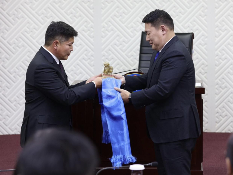 "Үеэлүүдийн" улс төр дэх сүүлчийн өдрүүд