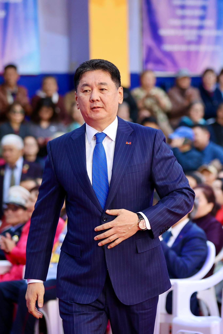 Ерөнхийлөгчийн "УИХ-ын гишүүнийг эгүүлэн татах" хуулийг УИХ-аар хэлэлцэхийг 56.4 хувийн саналаар дэмжлээ