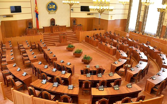 Өөрсдөдөө халтай хуулийнхаа “өргөс”-ийг түүх ганцхан боломж ГИШҮҮДЭД үлдлээ