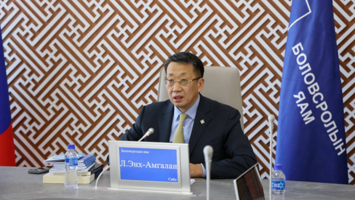 Багш нарын 4, 5 дугаар сарын цалинг Цагаан сарын өмнө татаад олгочихсон байна. Нийгмийн даатгалд ₮44 тэрбумын өр үүссэн